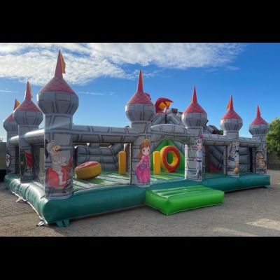 CHATEAU STRUCTURE GONFLABLE CHATEAU 8X10M