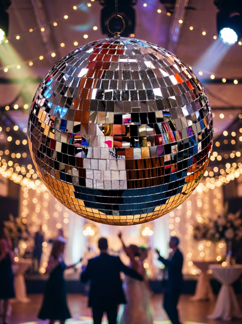 Boule disco argent 40cm en location pour événement - Faites la Fête
